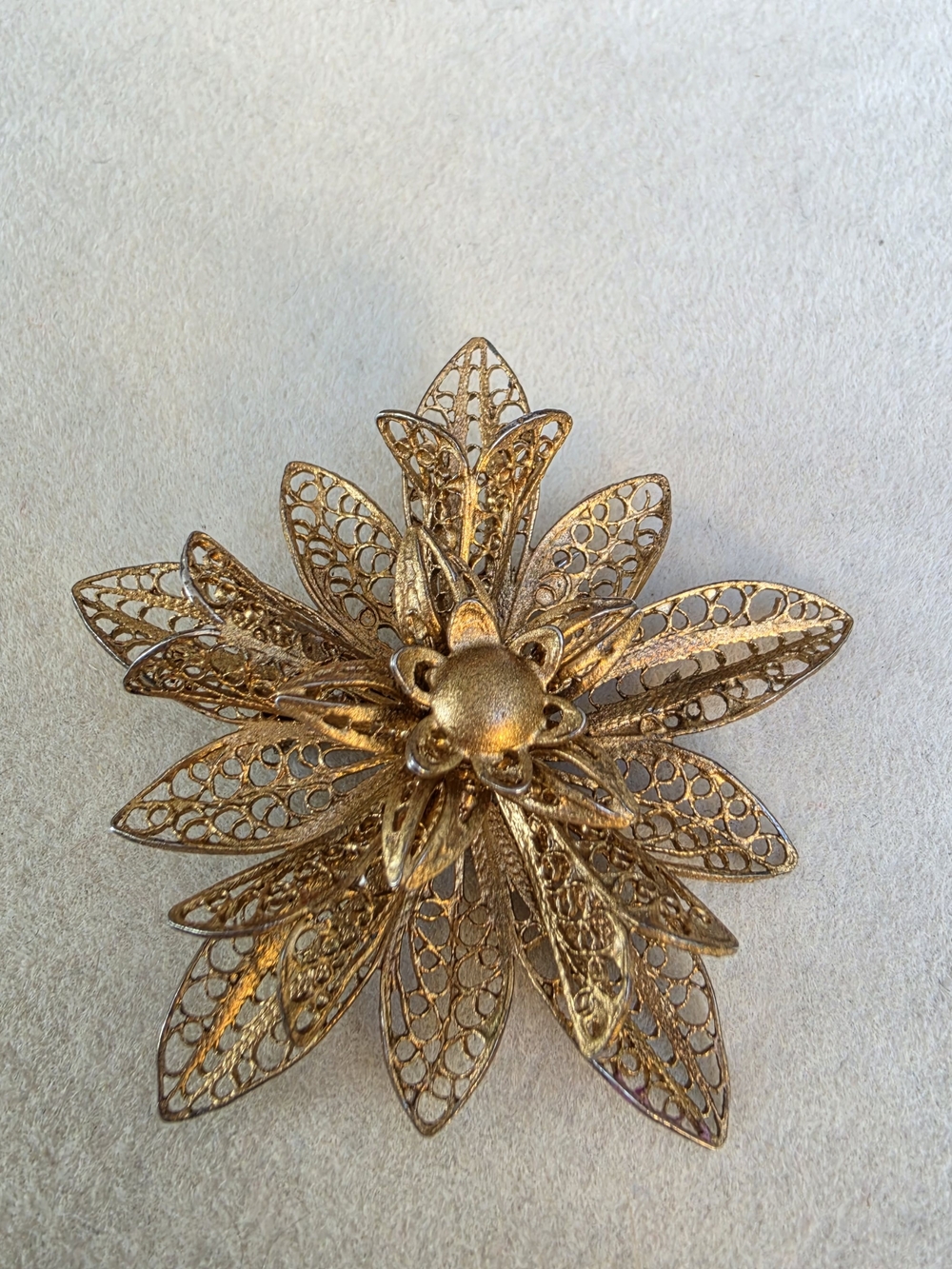 Vintage Gold Plated Sterling Silver Floral Filigree Brooch - 7.00g